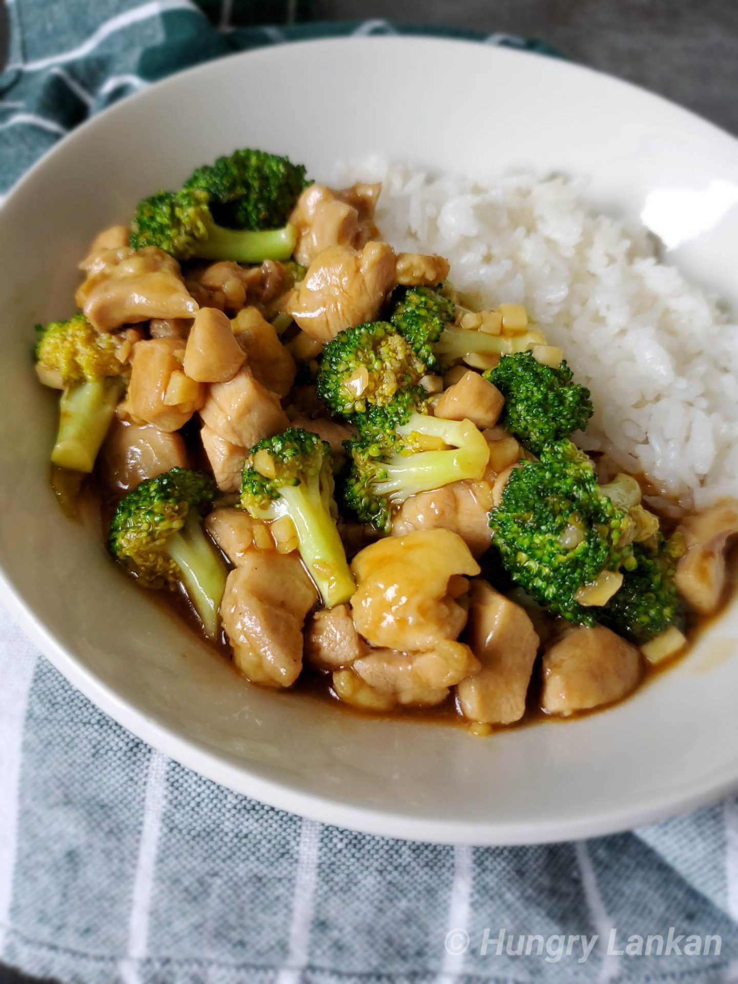 Chinese chicken and broccoli in brown sauce Hungry Lankan