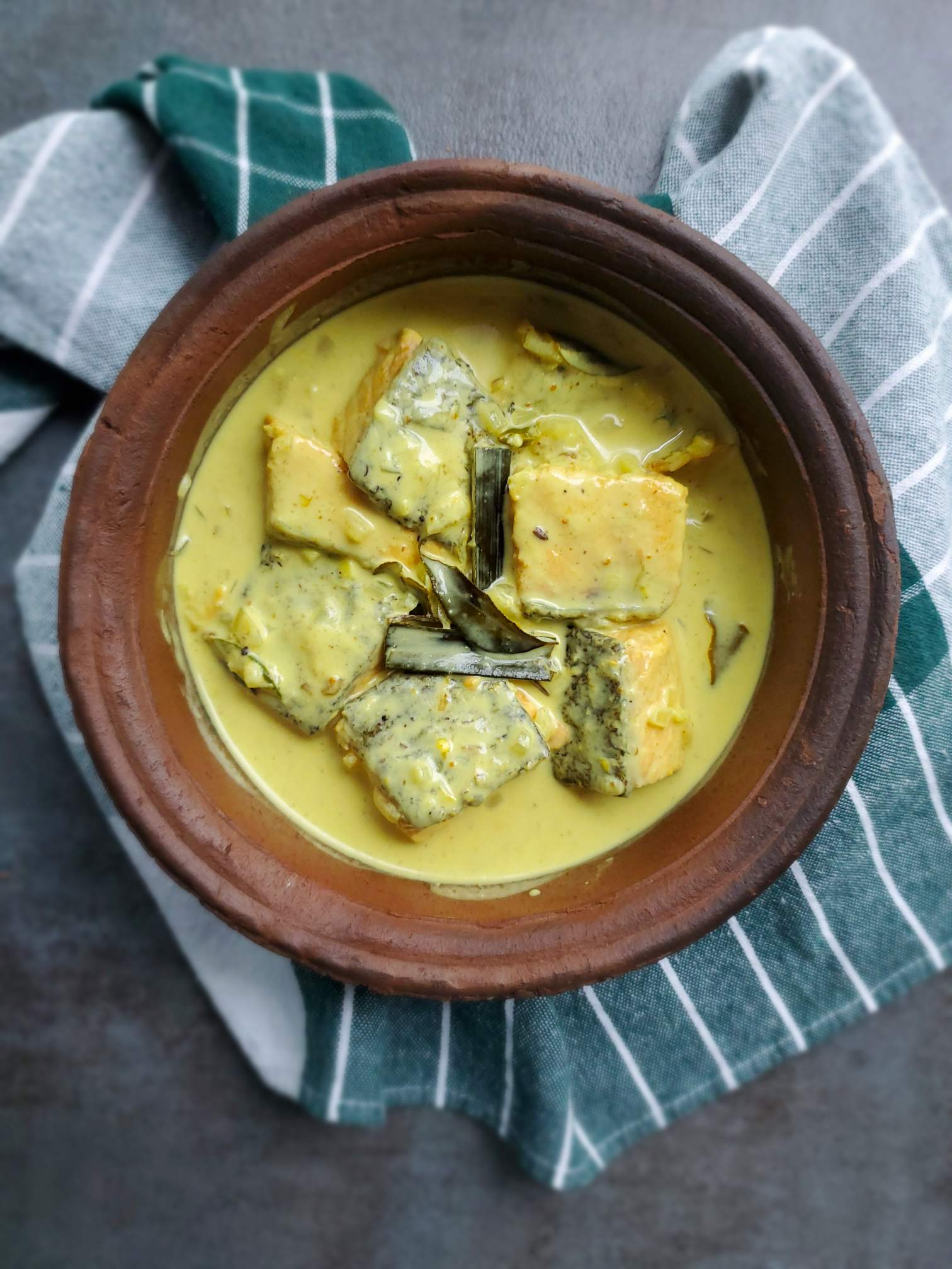 Salmon Coconut milk Curry - Hungry Lankan