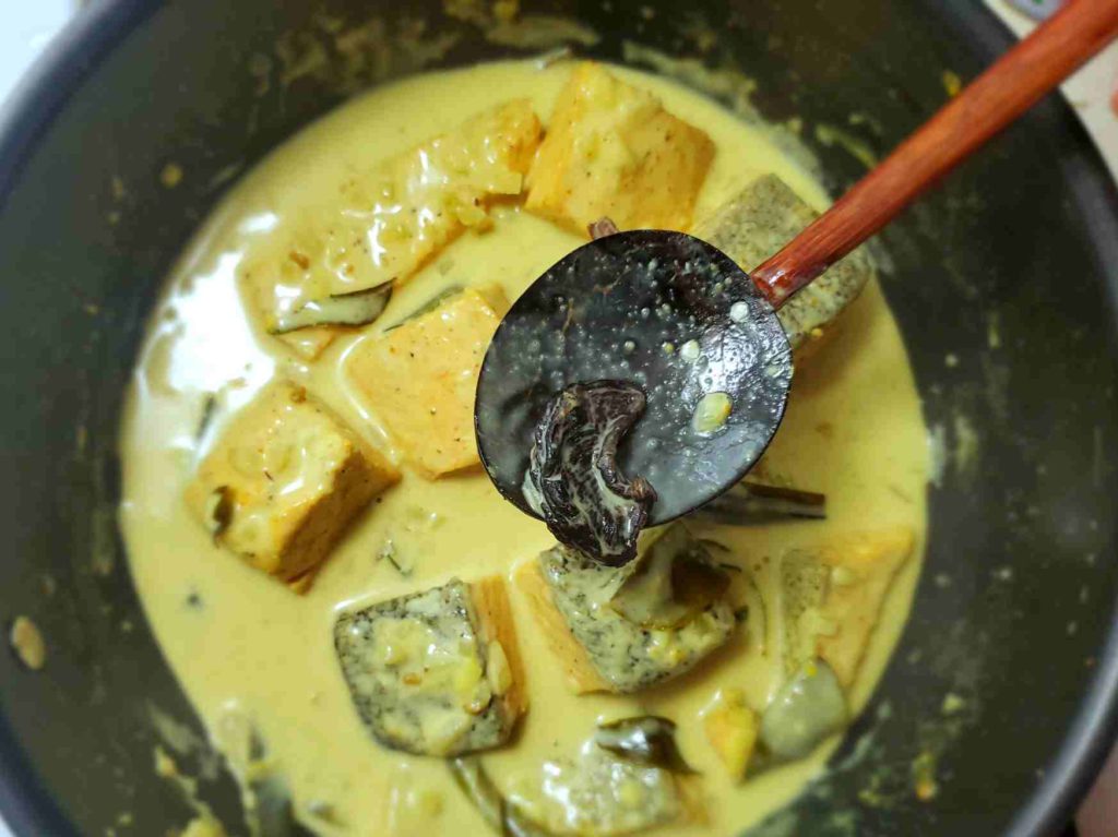 Salmon Coconut milk Curry - Hungry Lankan