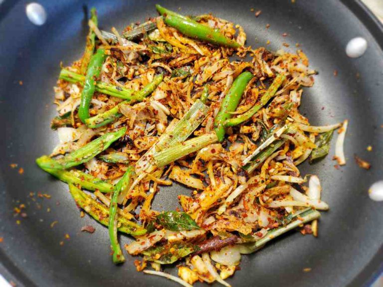 Spicy Easy Cabbage Stir-fry - Hungry Lankan
