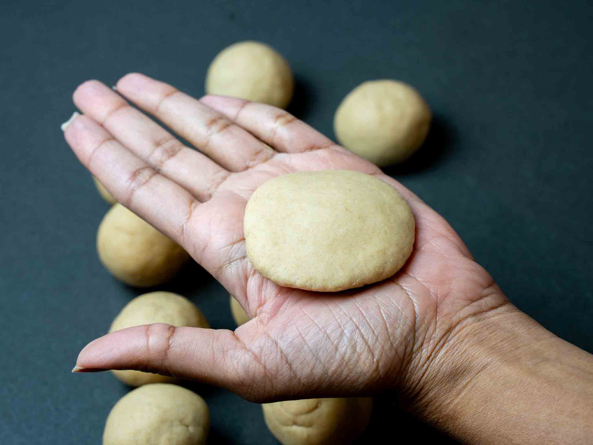 How to make Indian flatbread Roti Chapati