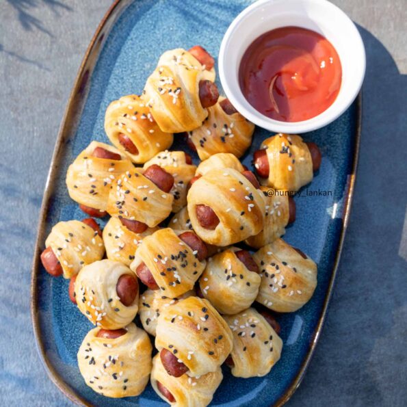 Crescent roll pigs in the blanket