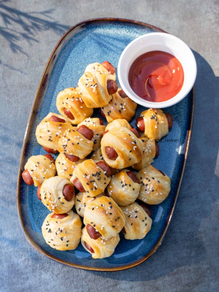Crescent roll pigs in the blanket